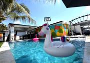 Playhouse! 3mins Hard Rock, Heated Pool, Tub & Games