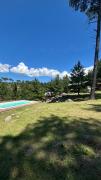 Cabaña de montaña con pileta en hermoso predio