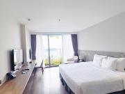 SeaView Apartment with Super-King-bed and Bathtube in Flamingo CatBa Beach Resort