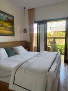 Holi Saren Guest House