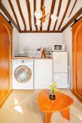 2 minute walk from Gyeongbokgung Station Hanok Mongyu 夢遊 Wellness Bathtub Netflix Disney