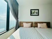 Beachside apartment with the sea view at the center