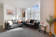 NEW! Stylish 5-Bed Apartment in Stockton-on-tees by Stay With Us, Perfect for Contractors & Large Groups, FREE Parking!
