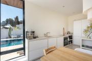 Sea View, Walk to Beach & Private Pool near Málaga