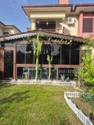 Havuzlu Bahçeli Müstakil Villa
