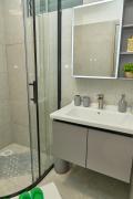 Breeze By Edmor Suites