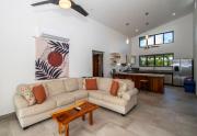 Villa Luna, Central, Walk to Beach Restaurants, With Pool!