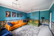 5 bed central home- beautiful mode… - 20602