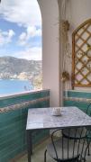 Panoramic Sea View Apartment with Balcony in Central Praiano, Casa Mimì Junior