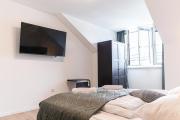 2 Bedroom Apartment Steps from U6 Am Schöpfwerk