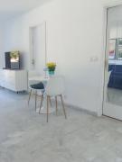 Chez Mara Elegant Italian style studio