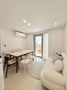 Hongdae Entrance Station 1 Min Airport Railroad Direct Spacious 3BR 2BA Entire Apartment