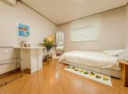 34Fully furnished studio in the heart of Hongdae, 15 minutes from Itaewon, solo travel