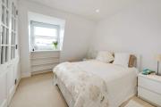 Modern 2 bed Roof Terrace Flat - Earls Court