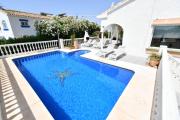 Villa with separate apartment