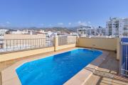 Ático con piscina en Nerja centro