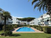 Charmant appartement rénové vue piscine