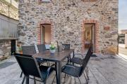 Residenza Jasmine Grey Apartment