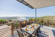 Top Anna Bay