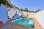 Top Comares