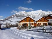 Deux grands chalets communicants