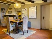 The Nest, Hamlet In Tuscany