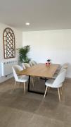 Sunny 3-Bedroom Apartment