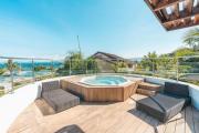 Penthouse w jacuzzi and ocean view Puerto Bahia