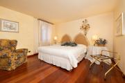 San Marco Apartments Steps from St Marks Square- VHA Collection
