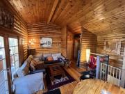 CHARMANT CHALET INDIVIDUEL EN RONDINS DE BOIS SUR PYRENEES 2000