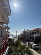 Top Nikiti