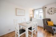 Top Leiston