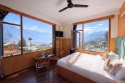 New Suraj Inn - Nestled near Hadimba Temple ! Rooftop Cafe ! Private Parking