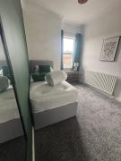 4 Bed House - contractors - families - relocators