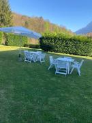 CASA PIER Tra montagne e lago con giardino e parcheggio