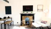 2BDR House 4 Beds & Sofa with 3 TVs Netflix PS4 Free Parking Near MCR AO Arena