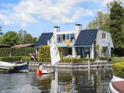 Family Home with Loosdrechtse Plassen access