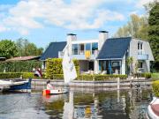 Villa in Loosdrecht with sunny balcony