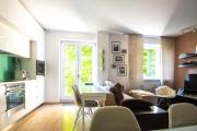 Modern & Sunny 2BR - Nivy Bus Station 2min - Fast Wifi - Balcony with view - Close to old town