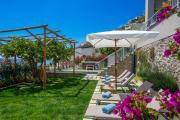 Villa Teresea- Just steps from the beach