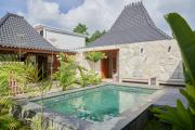 Private Three Villa Estate in Bingin with Pool