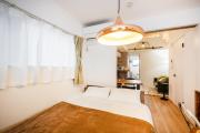 Within walking distance of Nakameguro, 6 mins by Shibuya Train, 7 mins on foot from Yutenji Station, 1 min on foot to a supermarket, Long-term stays, Max 4 people