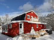 Nid douillet dans une grange canadienne