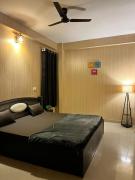 Cozy Cove Kashi Entire 2BHK Apt Varanasi City Center Lanka near BHU 200m and Assi Ghat 2km