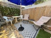 Appt en rez de jardin dans villa parking privé et Patio terrasse
