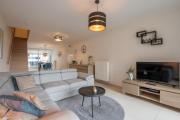 Cozy Coastal Stay in Oostende 2BR, Terrace & Garage