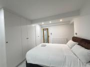 Nice Bell street 2 bedroom flat A