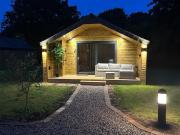 Riverside Retreats - Bella Parking & Sleeps 4