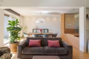 Renny House - Large modern apartment with panoramic terrace