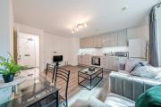 Spacious 2 Double Bedroom Apartment Near Manchester City Centre, Salford
